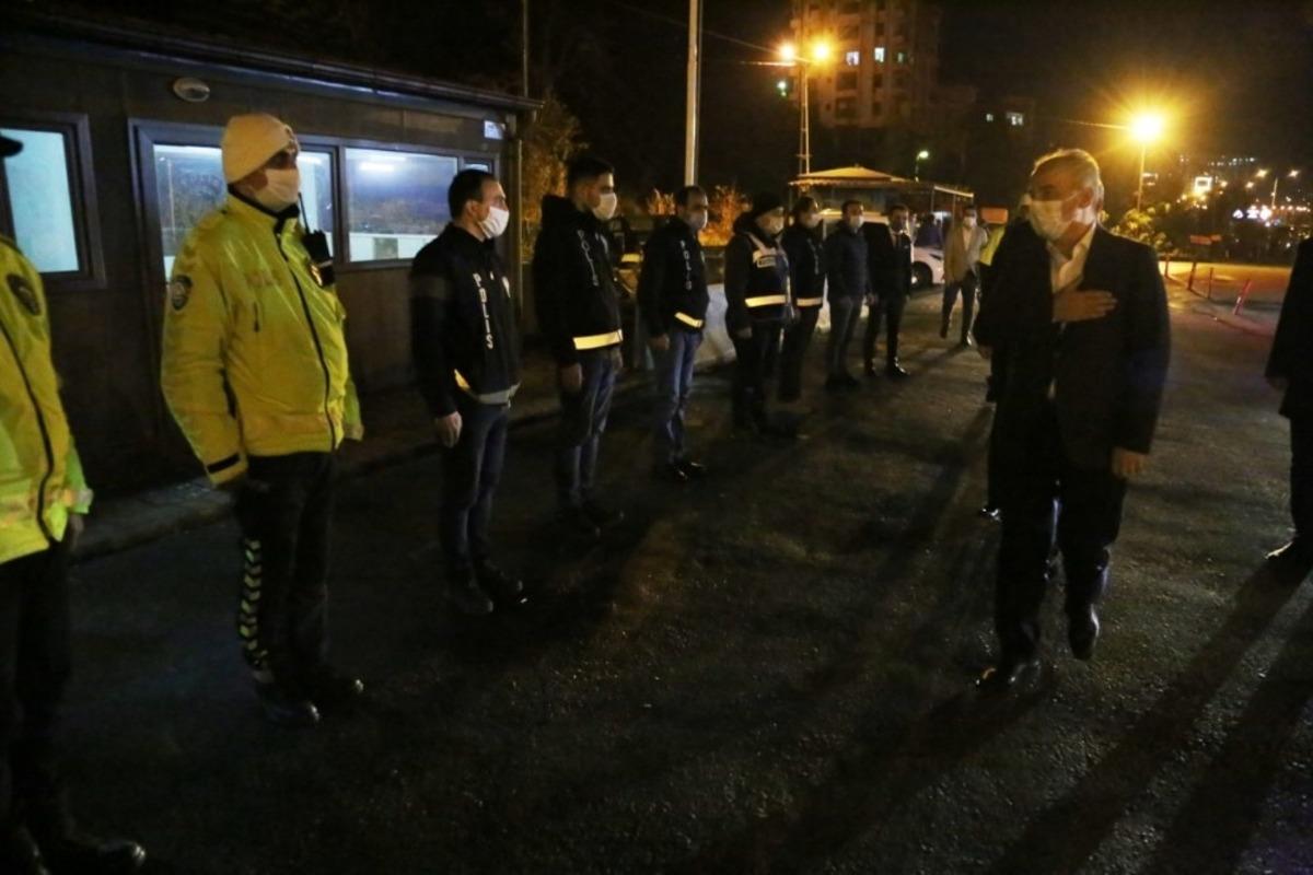 Rize protokol&uuml;nden yıl başı gecesi &ccedil;alışanlara ziyaret