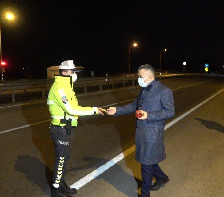 Vali gofret dağıttı G2