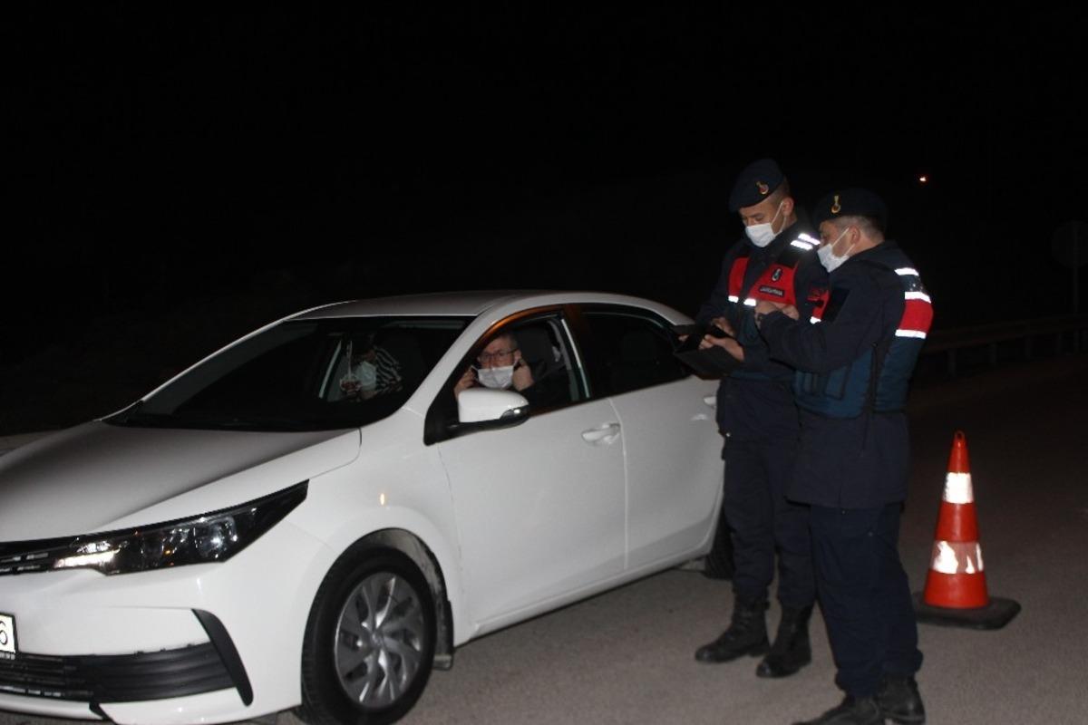 Bilecik&rsquo;te polisten ve jandarmadan korona ve yılbaşı denetimi