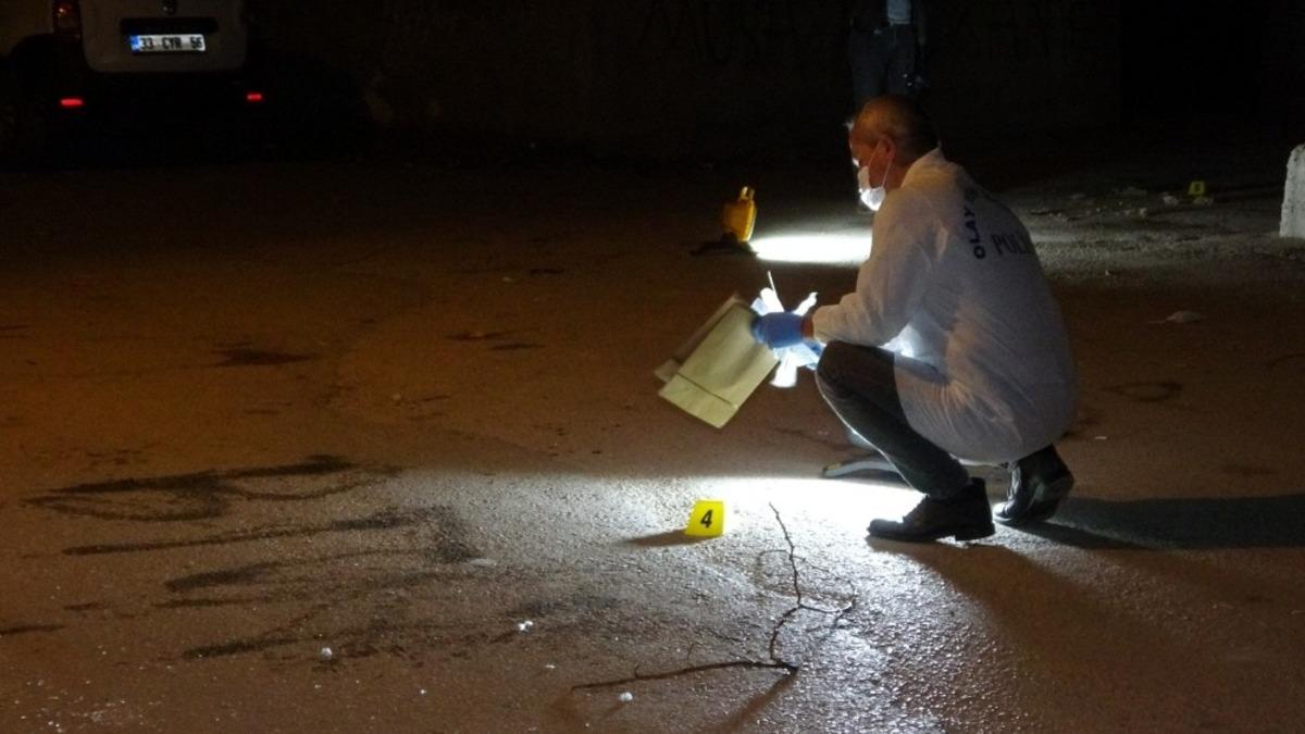Adana&rsquo;da bı&ccedil;aklı saldırı: 1&rsquo;i ağır 2 yaralı