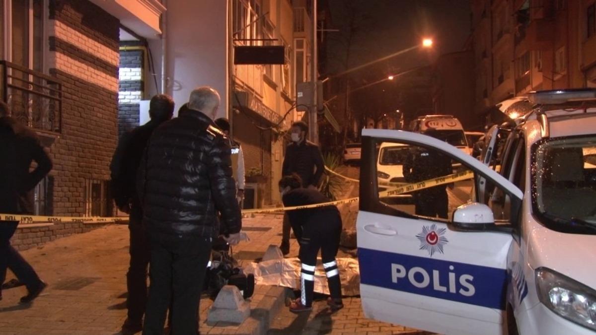 &Uuml;sk&uuml;dar&rsquo;da sokak ortasında erkek cesedi bulundu