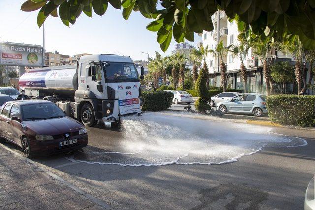 Mersin’de dezenfeksiyon çalışmaları 10 aydır sürüyor