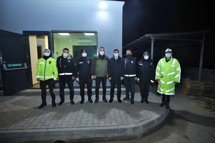 Başkan Rıdvan Fadıloğlu, yeni yıla yetim çocuklar ve polislerle girdi G4