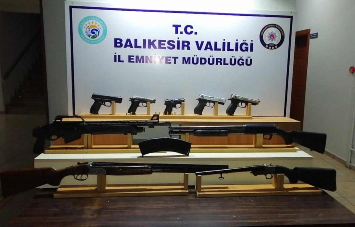 Yılbaşı gecesi huzur ve g&uuml;venliğin sağlanması i&ccedil;in 22 ekip g&ouml;rev aldı