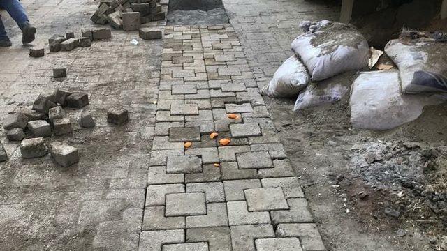 Bağlar’da cadde ve sokaklara ilmik ilmik hizmet döşeniyor