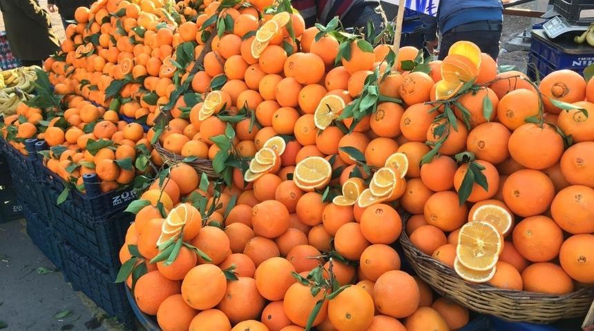 Semt pazarında zam şampiyonu mandalina oldu