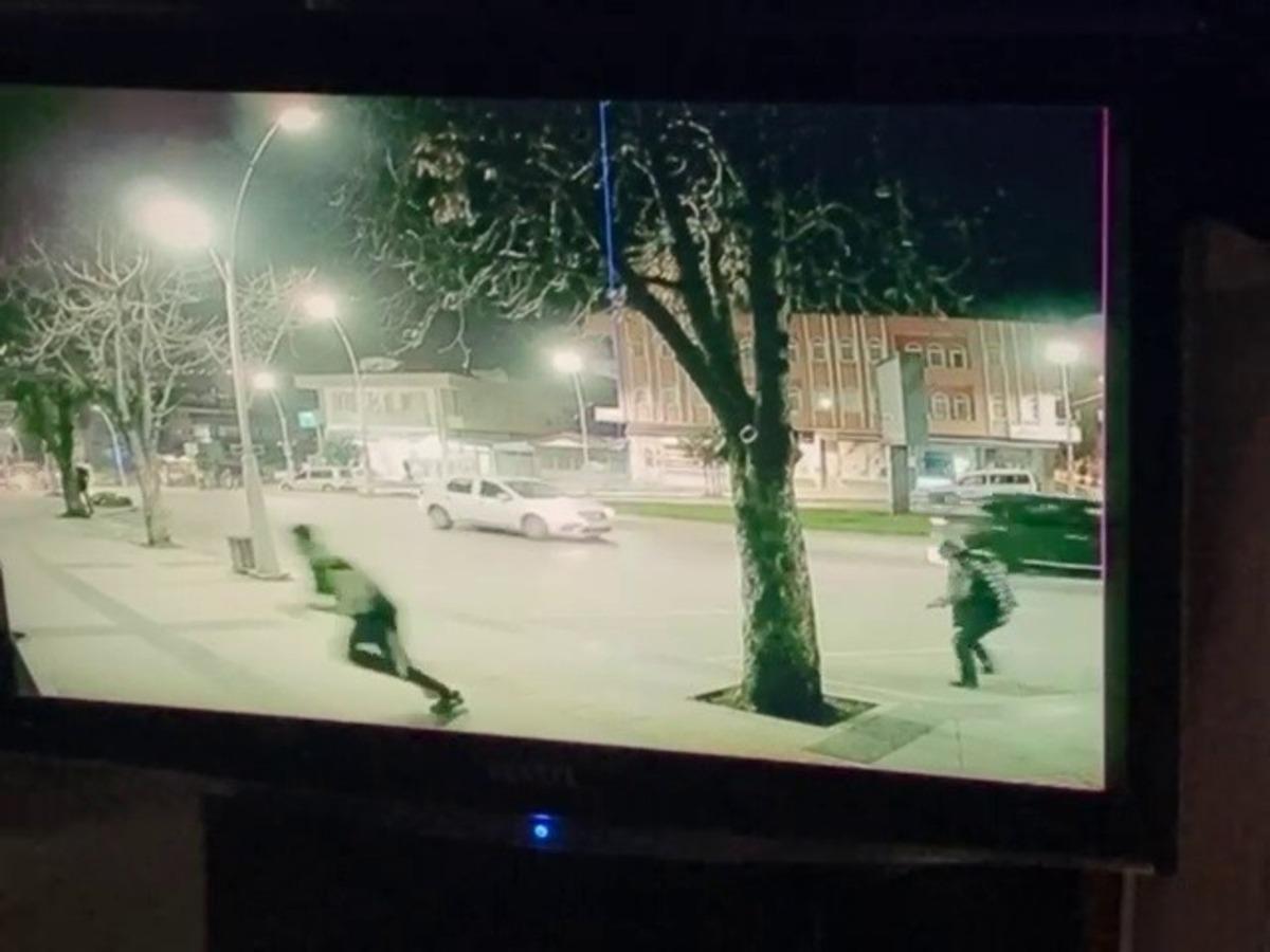 Polis merkezi yakınındaki silahlı saldırı kamerada