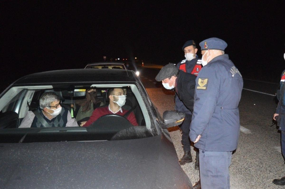 H&uuml;y&uuml;k Kaymakamı Demirkol yılbaşı denetimine katıldı