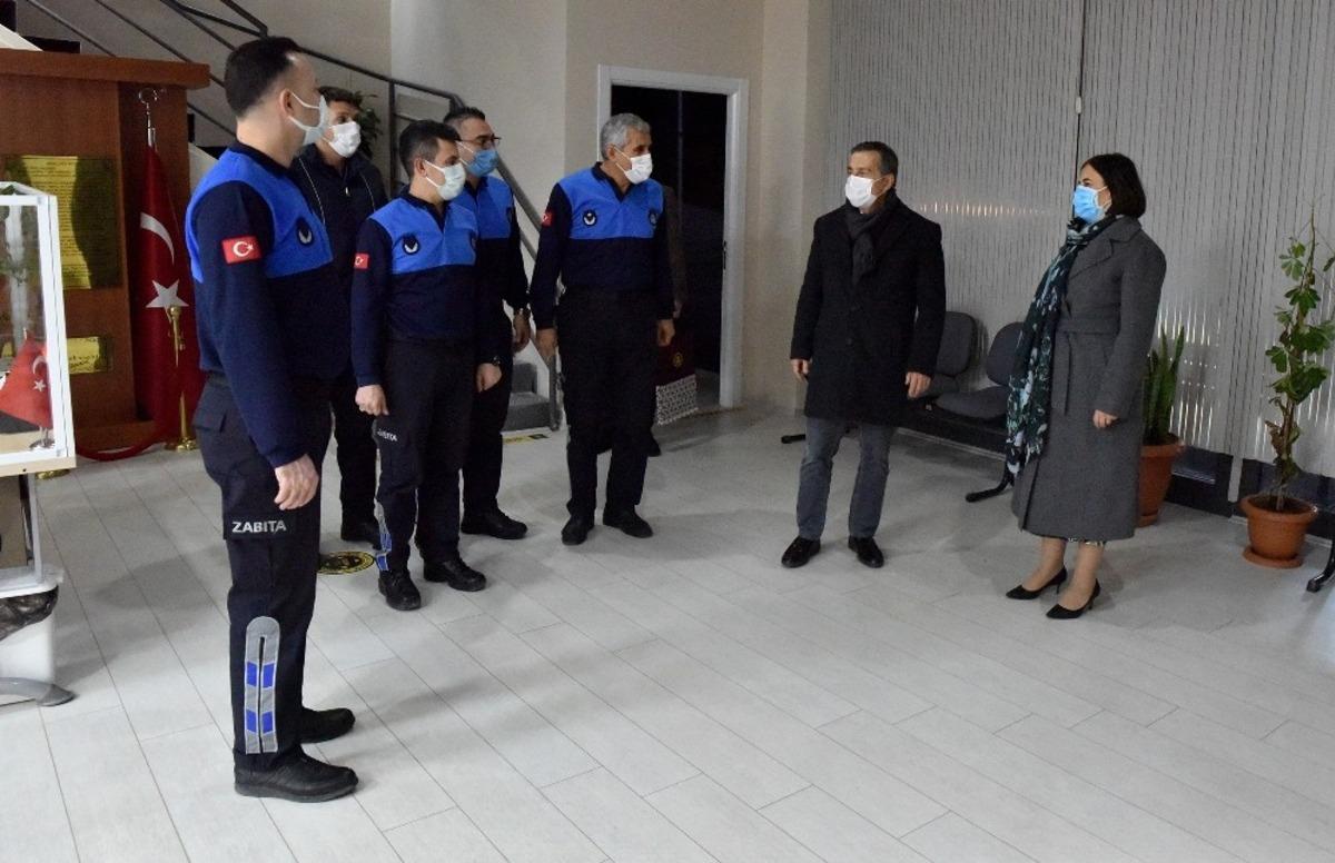 Kamu &ccedil;alışanlarına moral ziyareti