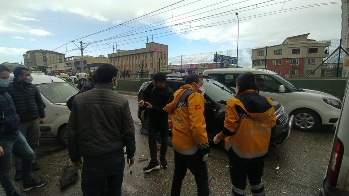 Bursa&rsquo;da kısıtlamada polis uygulama noktasında faciadan d&ouml;n&uuml;ld&uuml;