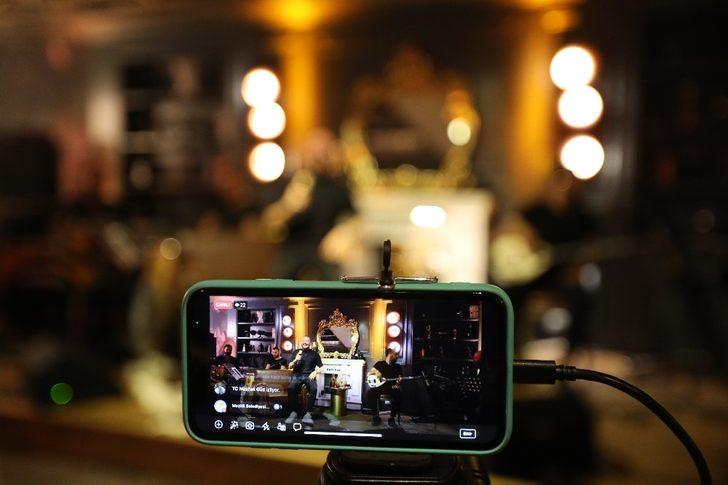 Mersinliler yeni yıla sosyal medya üzerinden yayınlanan konser ile girdi G2