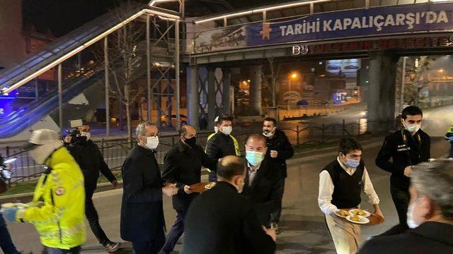 Alpedo-Kervan’dan polislere tatlı ve salep ikramı