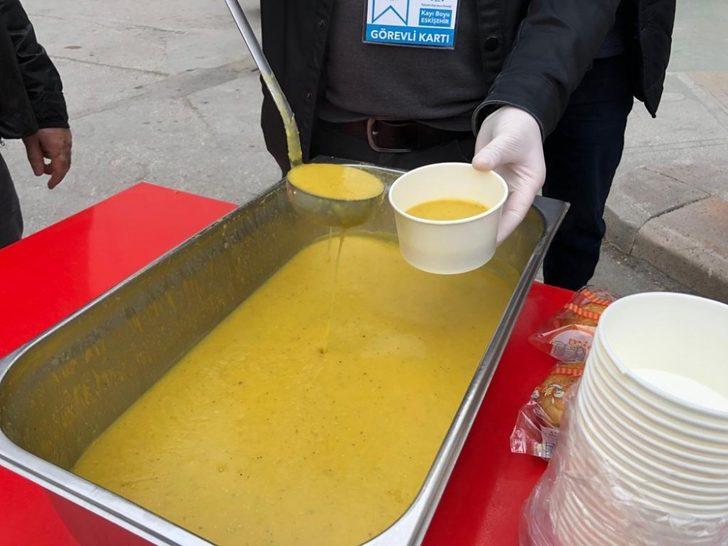 Kontrol noktalarında görevli güvenlik görevlilerine çorba ikramı yapıldı G5