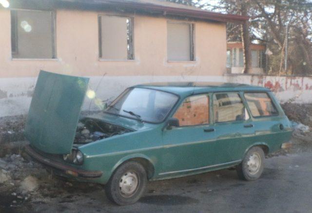 Çorum’da park halindeki iki otomobil çalındı