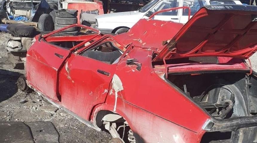 &Ccedil;orum&rsquo;da park halindeki iki otomobil &ccedil;alındı