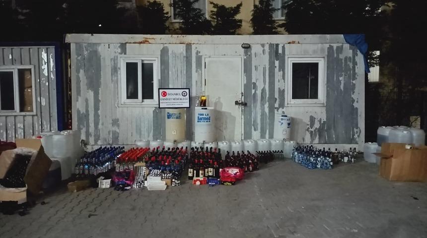 İstanbul'da 1400 litre ka&ccedil;ak i&ccedil;ki ele ge&ccedil;irildi