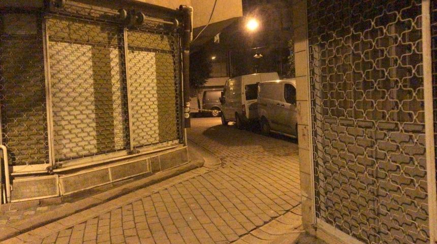 Zeytinburnu'nda 15 aylık bebek 2. kattan d&uuml;şt&uuml;