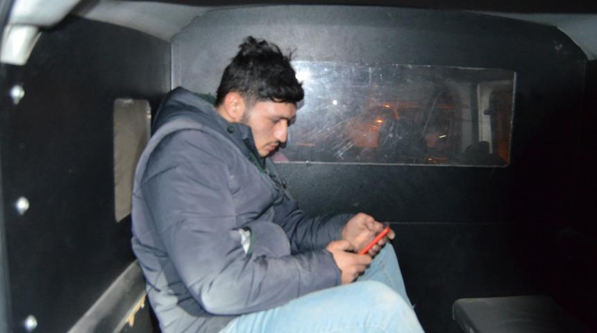 Kısıtlamaya uymayan gen&ccedil;, saklandığı apartmanın bodrumunda yakalandı