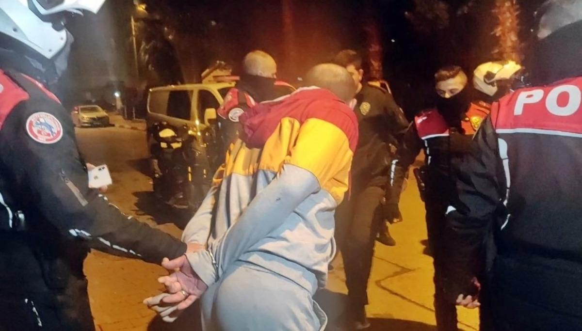 Antalya&rsquo;da &rsquo;dur&rsquo; ihtarına uymayan s&uuml;r&uuml;c&uuml; ortalığı birbirine kattı