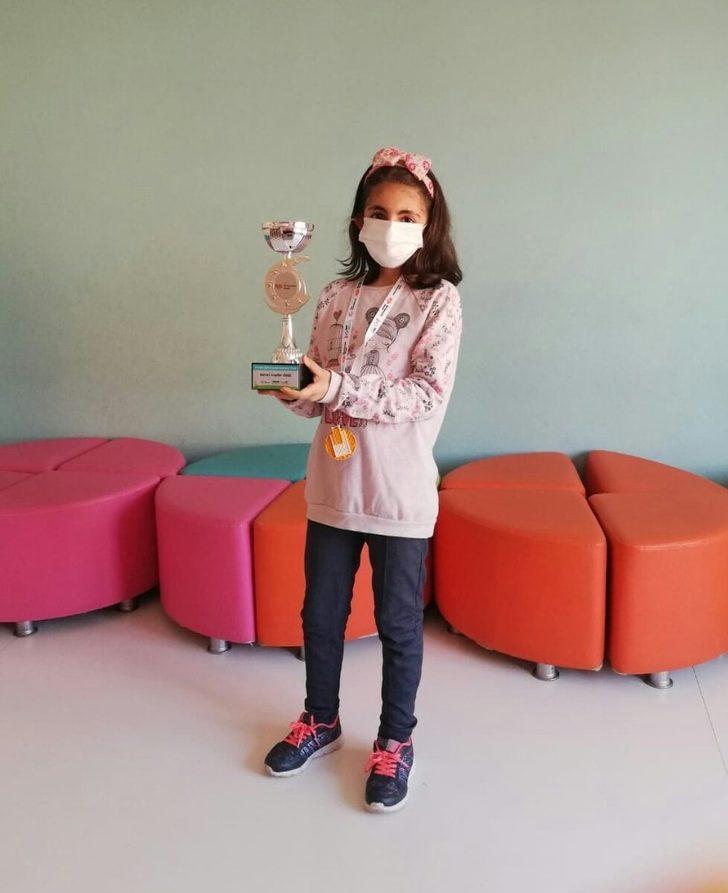 Kozan’lı minik bilim kahramanları ilçenin gururu oldular G2