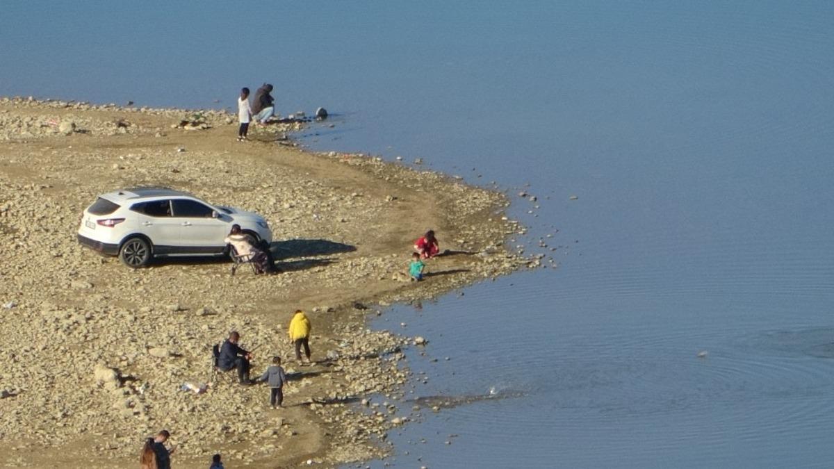 Kozan Barajı&rsquo;nda &uuml;rk&uuml;ten kuraklık manzarası