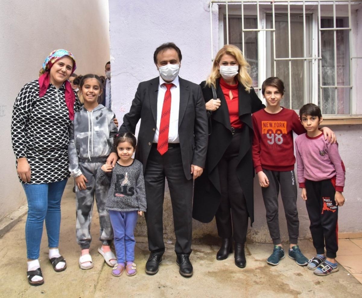 Yeni yılın ilk g&uuml;nlerinde &ccedil;ocukların hediyeleri evlerinde teslim edildi