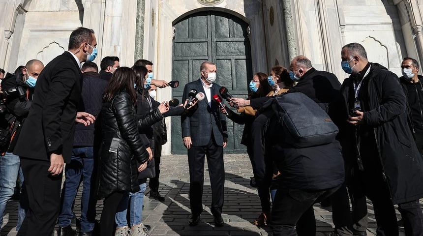 Vitrin mankeni tartışması: AKP S&ouml;zc&uuml;s&uuml; &Ccedil;elik, CHP'yi 'siyasi takiyye' ile su&ccedil;ladı