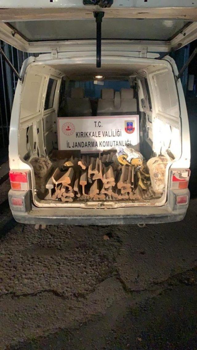 Sokağa çıkma kısıtlamasında hırsızlık yaparken yakalandı: 3 bin 150 lira ceza aldı 1