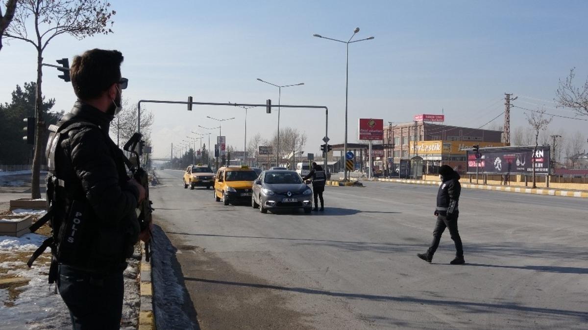 Van&rsquo;da 80 saatlik kısıtlamanın ikinci g&uuml;n&uuml;nde denetimler s&uuml;r&uuml;yor
