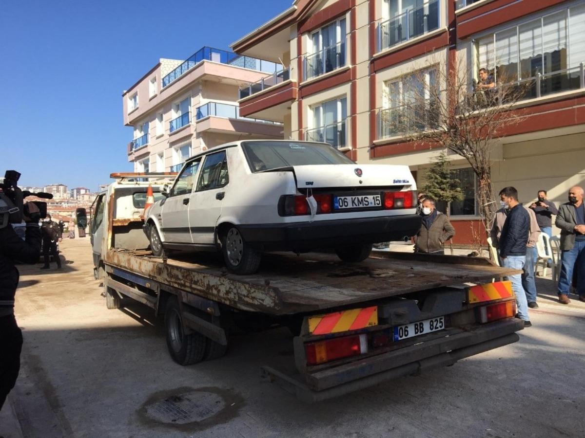 Başkent&rsquo;te garajda zehirlenen 3 gencin cenazesi Adli Tıp Kurumu&rsquo;na g&ouml;t&uuml;r&uuml;ld&uuml;