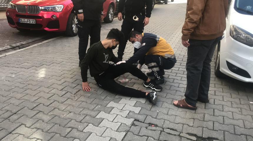 Esenyurt'ta kısıtlama vakti bı&ccedil;aklı kavga: 2 yaralı