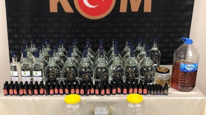 Ka&ccedil;ak alkol yapımında kullanacaklardı, polisin dikkatinden ka&ccedil;madı