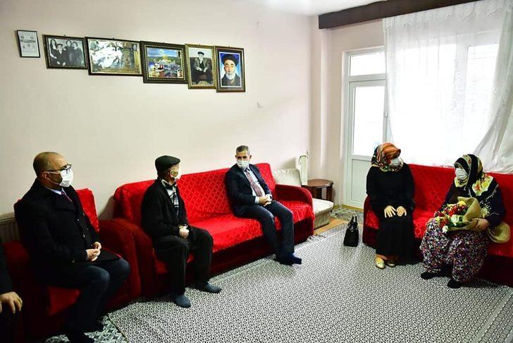 Başkan Çınar, yaşlıların hayır duasını aldı G2