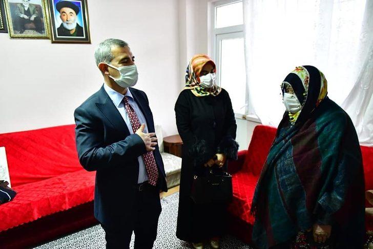 Başkan Çınar, yaşlıların hayır duasını aldı G3