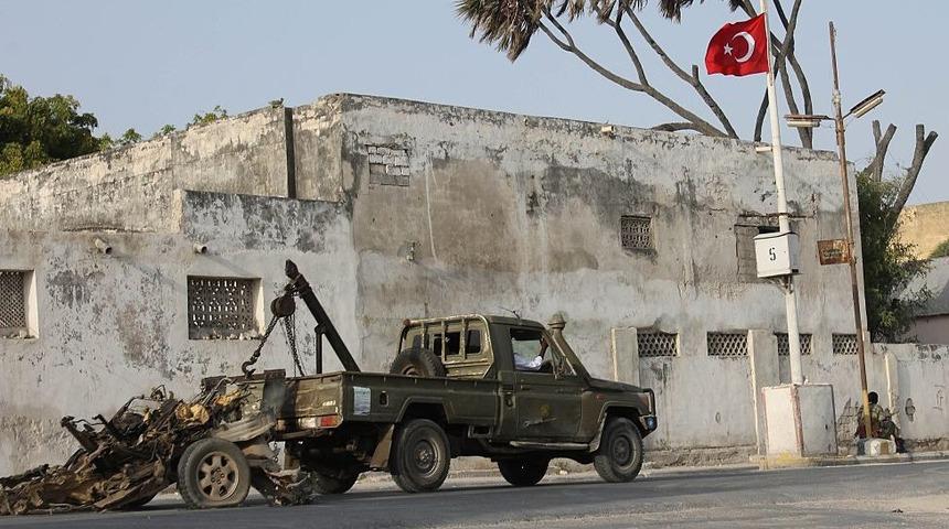 Somali'nin başkenti Mogadişu'da intihar saldırısı: 2 T&uuml;rk vatandaşı &ouml;ld&uuml;