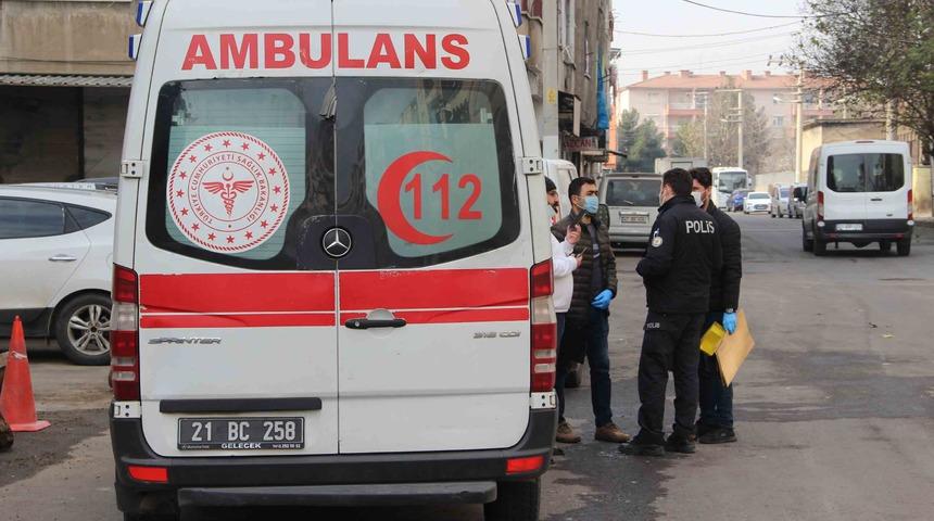 Kuma getiren kocasını bıçakla yaraladı