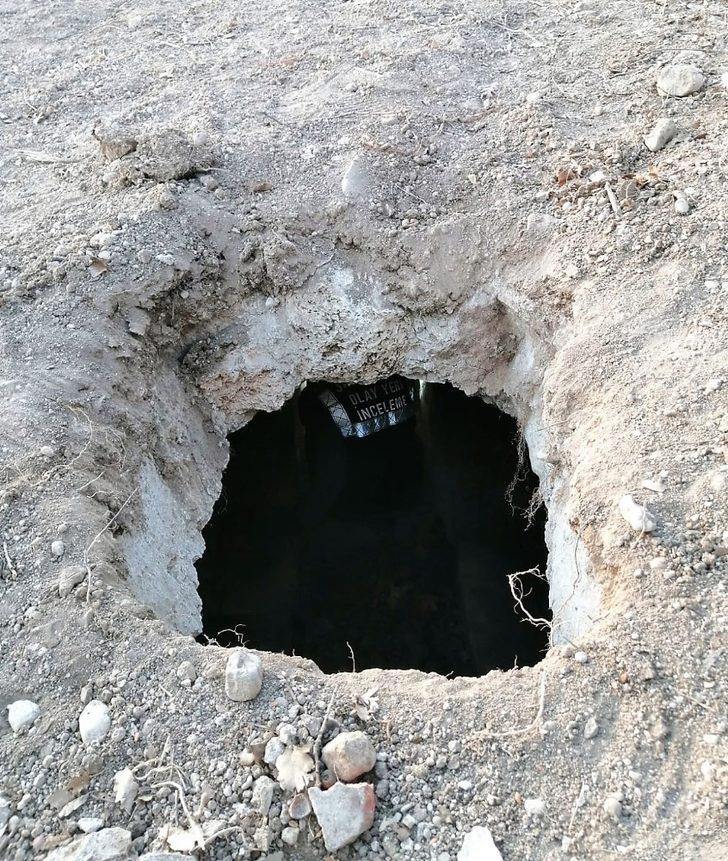 Tarlasını sürerken Roma dönemine ait toplu mezar buldu G4