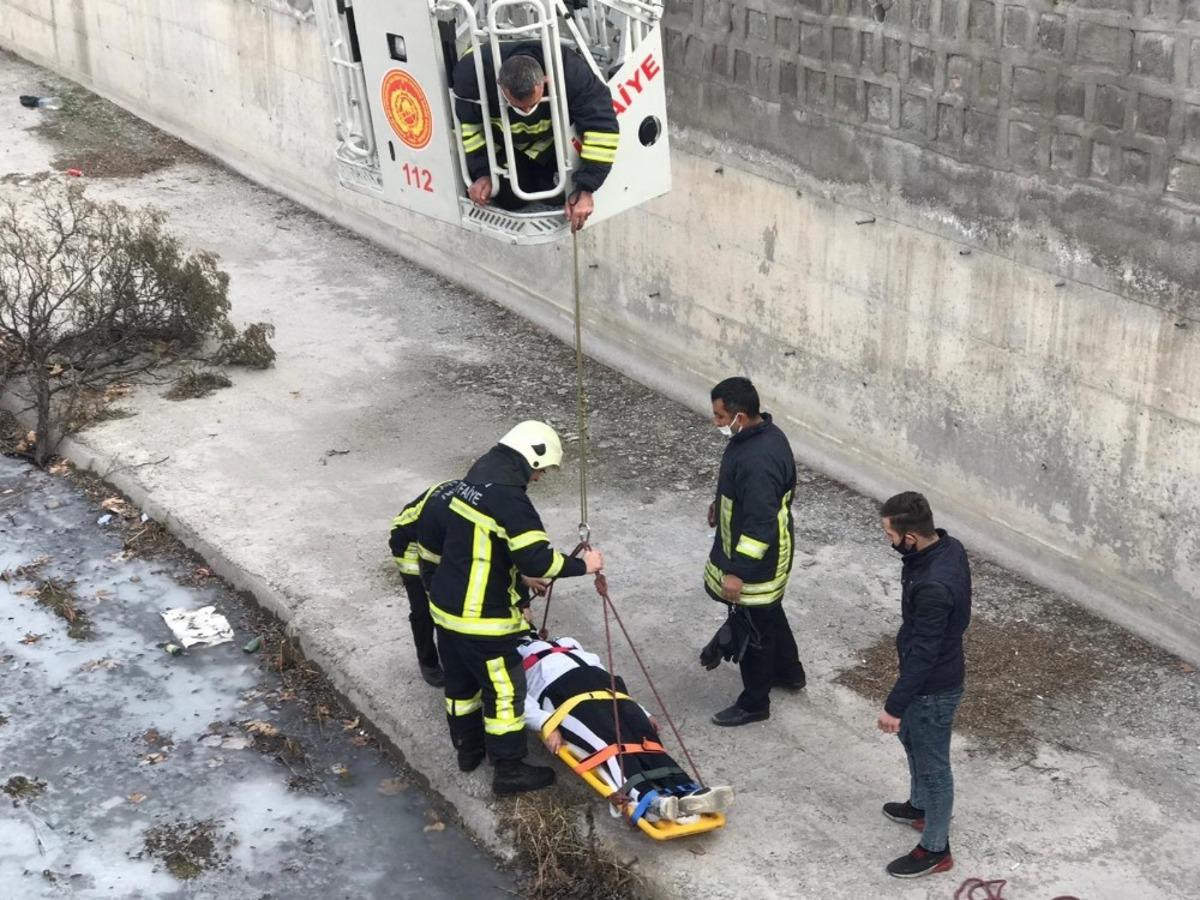 (&Ouml;zel) Sulama kanalından gelen &rsquo;imdat&rsquo; sesi ekipleri harekete ge&ccedil;irdi
