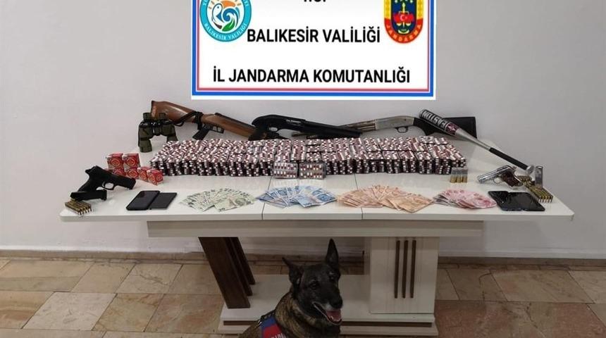 Balıkesir&rsquo;de uyuşturucu operasyonu 3 tutuklama