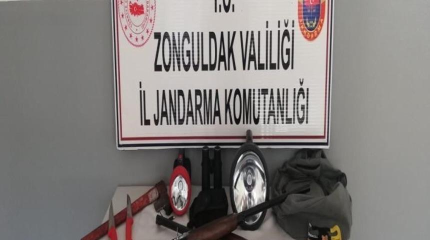 Jandarmanın durdurduğu ara&ccedil;tan yaban hayvanı eti &ccedil;ıktı