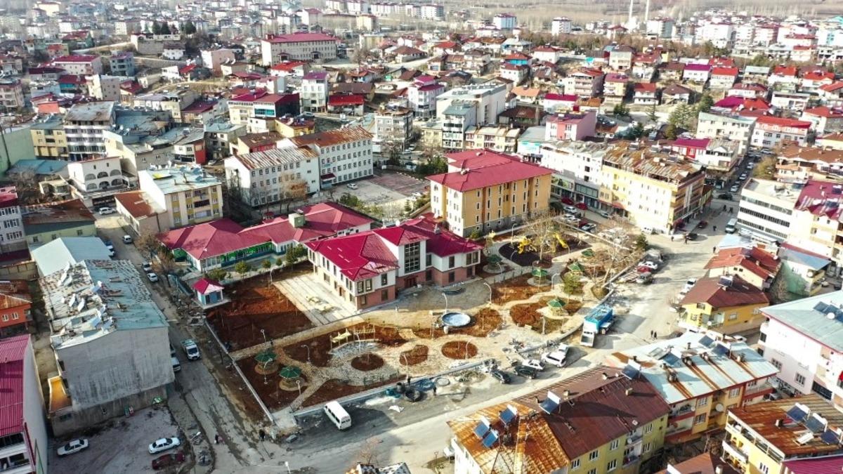 B&uuml;y&uuml;kşehirden G&ouml;ksun&rsquo;a millet konağı ve meydan
