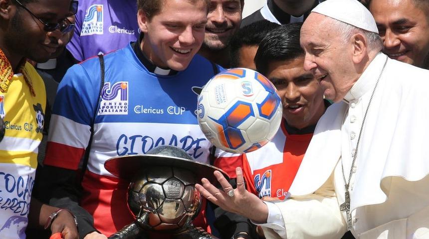 Papa Francesco futbol tutkusunu anlattı: 'Kalecilik benim i&ccedil;in hayat okulu oldu'