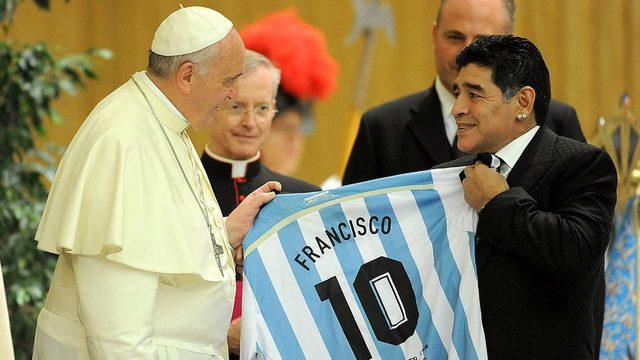 Papa Francis ve Maradona