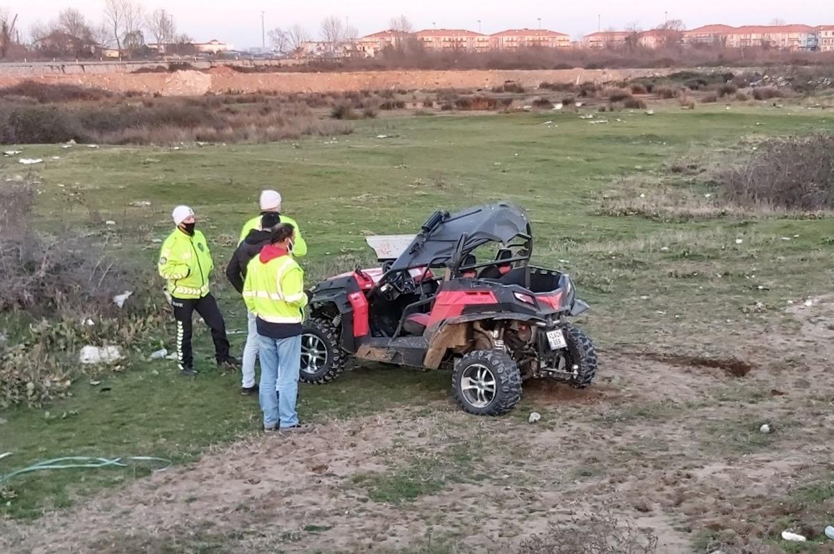S&uuml;r&uuml;c&uuml;s&uuml;n&uuml; kontrol&uuml;nden &ccedil;ıkan ATV takla attı: 1 yaralı