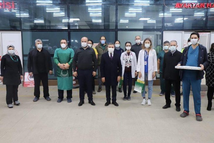 Vali Atay sağlık çalışanlarını ziyaret etti G2