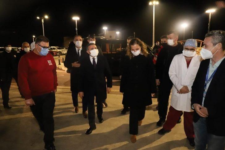 Vali Atay sağlık çalışanlarını ziyaret etti G4