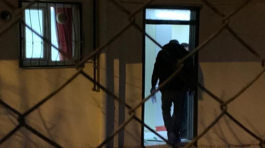 Gen&ccedil; kadın 6 aylık bebeğinin yanında vurulmuş halde bulundu