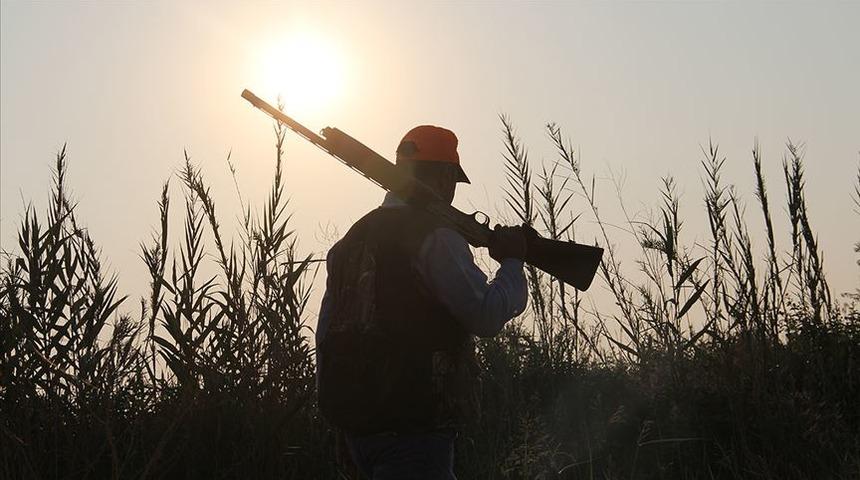 Antalya'da ka&ccedil;ak avlanan &uuml;&ccedil; kişiye 38 bin 154 lira ceza kesildi