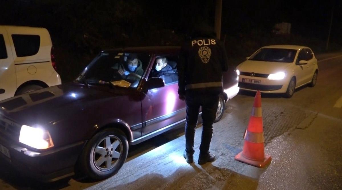Osmaniye&rsquo;de sokağa &ccedil;ıkma kısıtlaması denetimleri aralıksız s&uuml;r&uuml;yor
