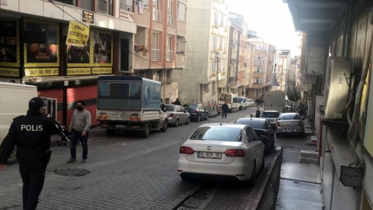 (&Ouml;zel) Esenyurt&rsquo;ta kısıtlama g&uuml;n&uuml; ilgin&ccedil; olay, polisten b&ouml;yle ka&ccedil;maya &ccedil;alıştı